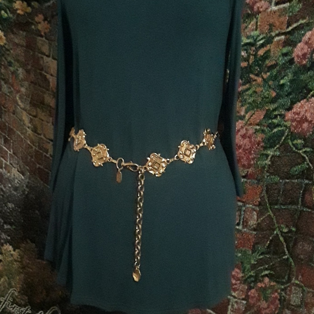 FINAL SALE⬇️BEAUTIFUL VINTAGE GOLD TONE CHAIN BELT